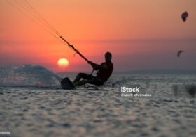 Panduan Lengkap Kitesurfing untuk Pemula: Dari Dasar hingga Mahir